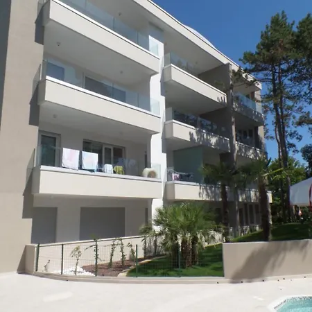 Two-room Flat In A With Pool And Hot Tub