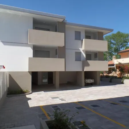 Two-room Flat In A With Pool And Hot Tub Apartment Bibione