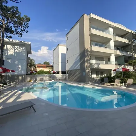 Two-room Flat In A With Pool And Hot Tub *